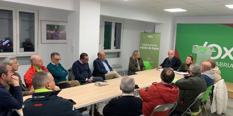 VOX abre un canal de escucha con los organismos deportivos de Cantabria