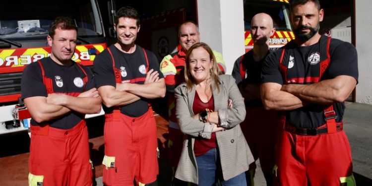 Urrutia anuncia la dotación de una autoescala al parque de bomberos del 112 que cubre los valles pasiegos