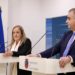 El Gobierno de Cantabria exige al Ministerio que intervenga mar adentro para frenar la llegada de pellets y refuerzos por tierra para su vigilancia y retirada