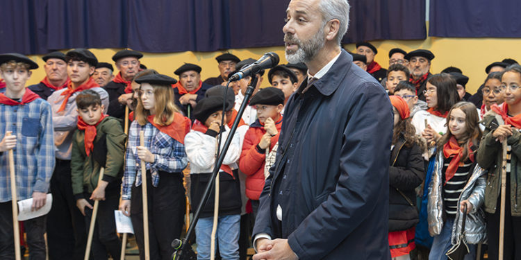 Silva reconoce la labor de los centros educativos de Torrelavega en la divulgación de las marzas