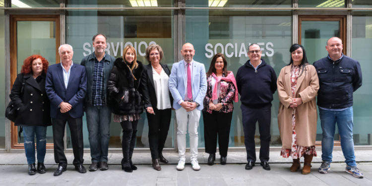 Gómez del Río anuncia en Laredo el pago en los próximos meses del 50% de la prestación de los Servicios Sociales de Atención Primaria a las entidades locales, por un importe de 9,7 millones