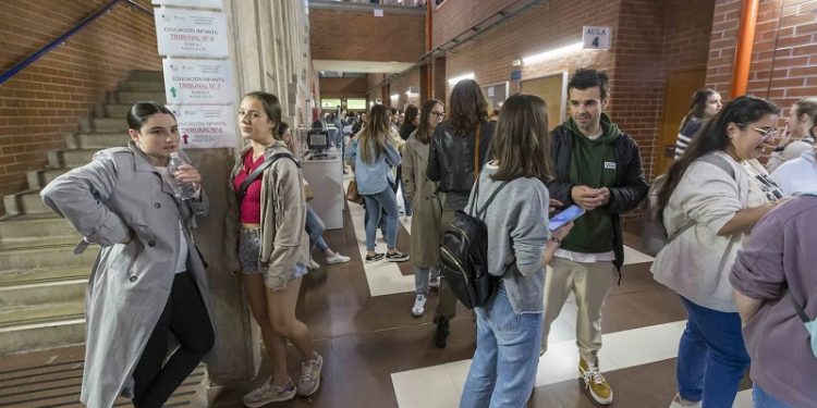 El proceso de interinidad docente no logra reducir la tasa de interinidad por debajo del 8%