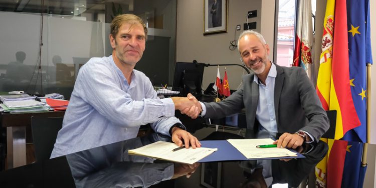 Educación y CEOE-CEPYME colaborarán en la promoción e impulso de la formación profesional inicial en Cantabria