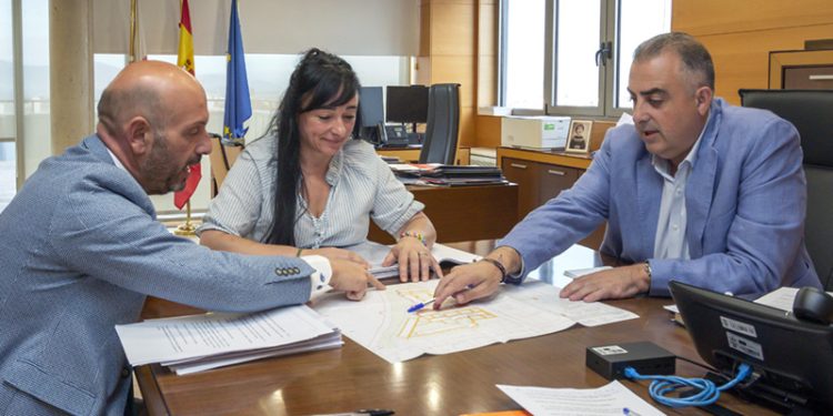El Gobierno acometerá la rehabilitación y y una nueva mejora en el entorno de las Casas Amarillas y de Piedra de Laredo