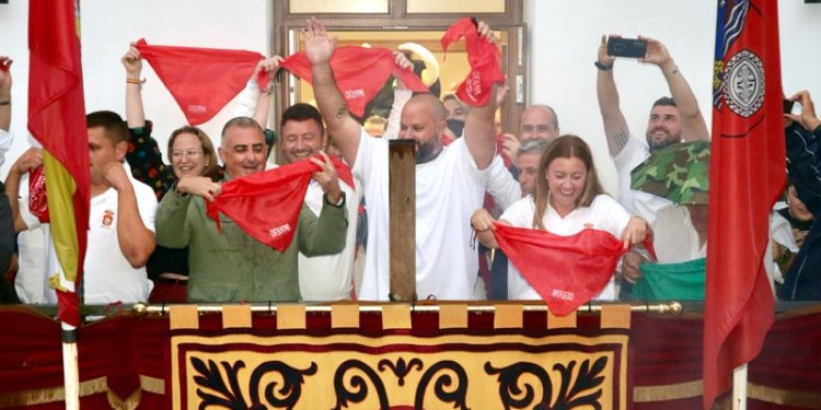 Roberto Media comparte con los vecinos de Ampuero el arranque de las fiestas de la Virgen Niña