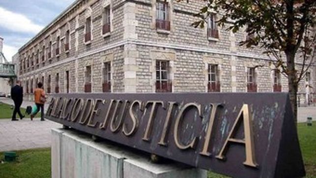 Admite que entró por la fuerza en la vivienda de su expareja y la amenazó con matarla y quitarle a la hija de ambos