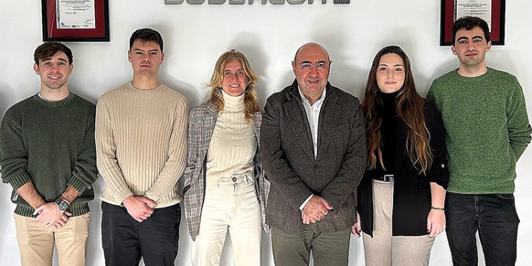 Cuatro jóvenes cántabros se incorporan a las oficinas del ICEX en Chicago, Dubái, Lisboa y Singapur