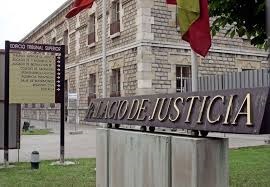 Dos años de prisión para el exdirector de una sucursal bancaria por estafar 49.910 euros a una cliente de 89 años