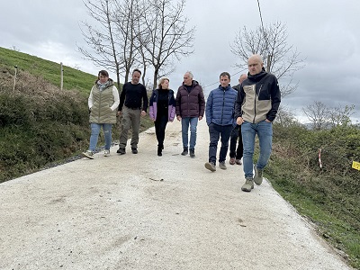 La Consejería de Desarrollo Rural repara el camino El Lombo