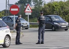 La policía de Santoña detiene a un hombre con una orden de ingreso en prisión