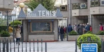 Los grupos de la oposición (HL, UxL y PSOE)  solicitan un Pleno extraordinario para blindar jurídicamente el caso “Aparthotel Tenis” y evitar decisiones sin cobertura legal.