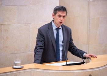 El PSOE propone un plan para reducir las listas de espera en la sanidad de Cantabria frente a las políticas de “parchear” del PP