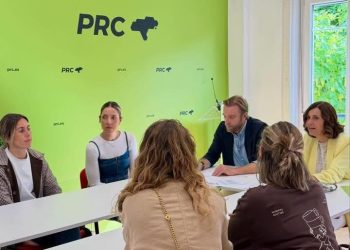 Paula Fernández afirma que el convenio estatal del sector textil «debe respetar los derechos laborales de los trabajadores cántabros»