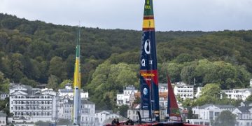 España, de menos a más, luchará por meterse en la final de Sassnitz de este domingo